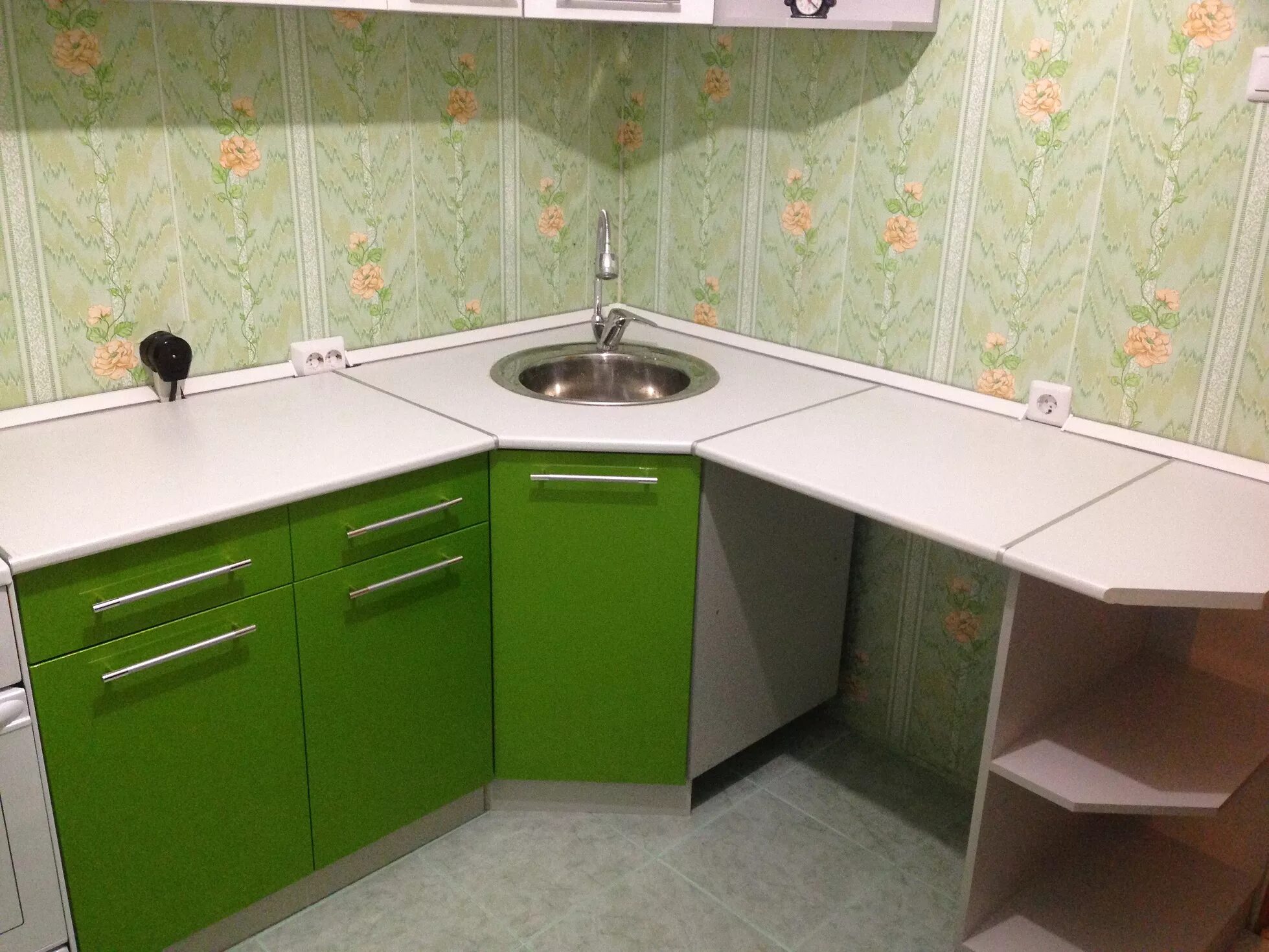 Кухонные гарнитуры угловые фото с раковиной Купить кухню прямую или угловую недорого можно в нашем магазине