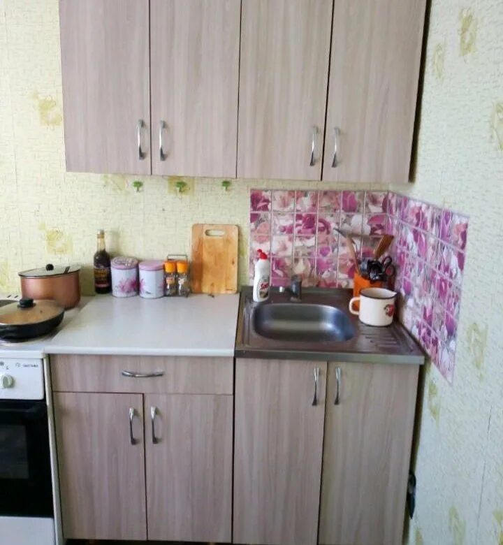 Кухонные гарнитуры в бийске фото Кухонный гарнитур - купить в Бийске, цена 5 000 руб., продано 20 августа 2018 - 