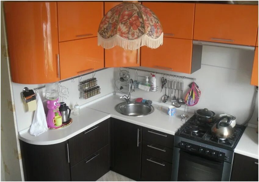 Кухонные гарнитуры в кухню хрущевка фото МАЛОГАБАРИТНЫЕ КУХНИ В ХРУЩЕВКЕ - смотреть видео онлайн от "ДОМ И РЕМОНТ" в хоро