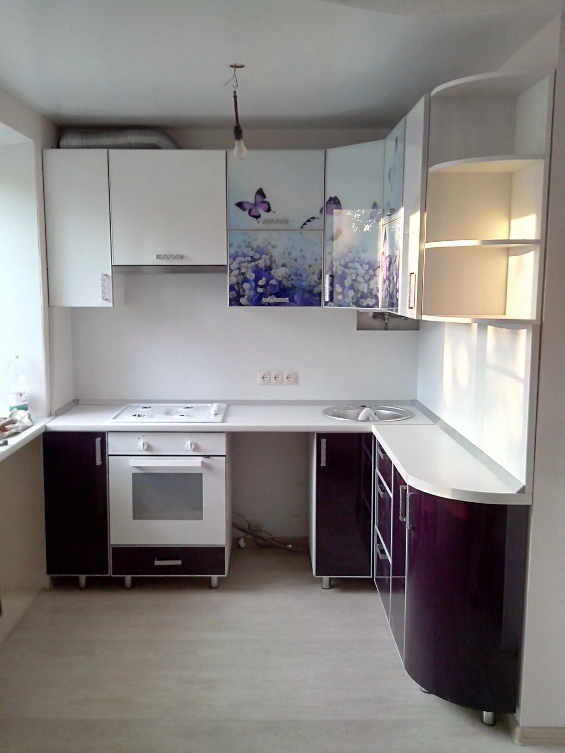 Кухонные гарнитуры в кухню хрущевка фото Кухни в хрущевку на заказ: найдено 90 картинок