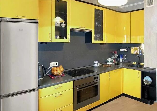 Кухонные гарнитуры желтый фото Маленькая жёлтая кухня - 60 фото! Umbau kleiner küche, Küchenumbau, Moderne küch