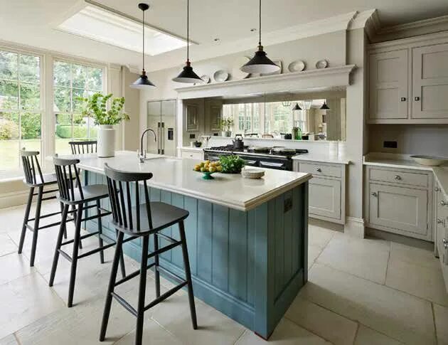 Кухонные интерьеры фото The new kitchen design mantra: Don't be afraid of the dark New kitchen designs, 