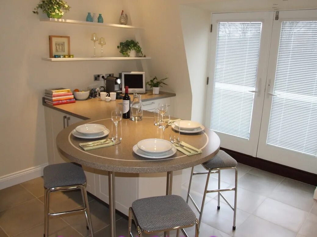 Кухонные маленькие столы в интерьере Pin by Dora Nbb on mami ? Kitchen design, Breakfast bar kitchen, Free kitchen de