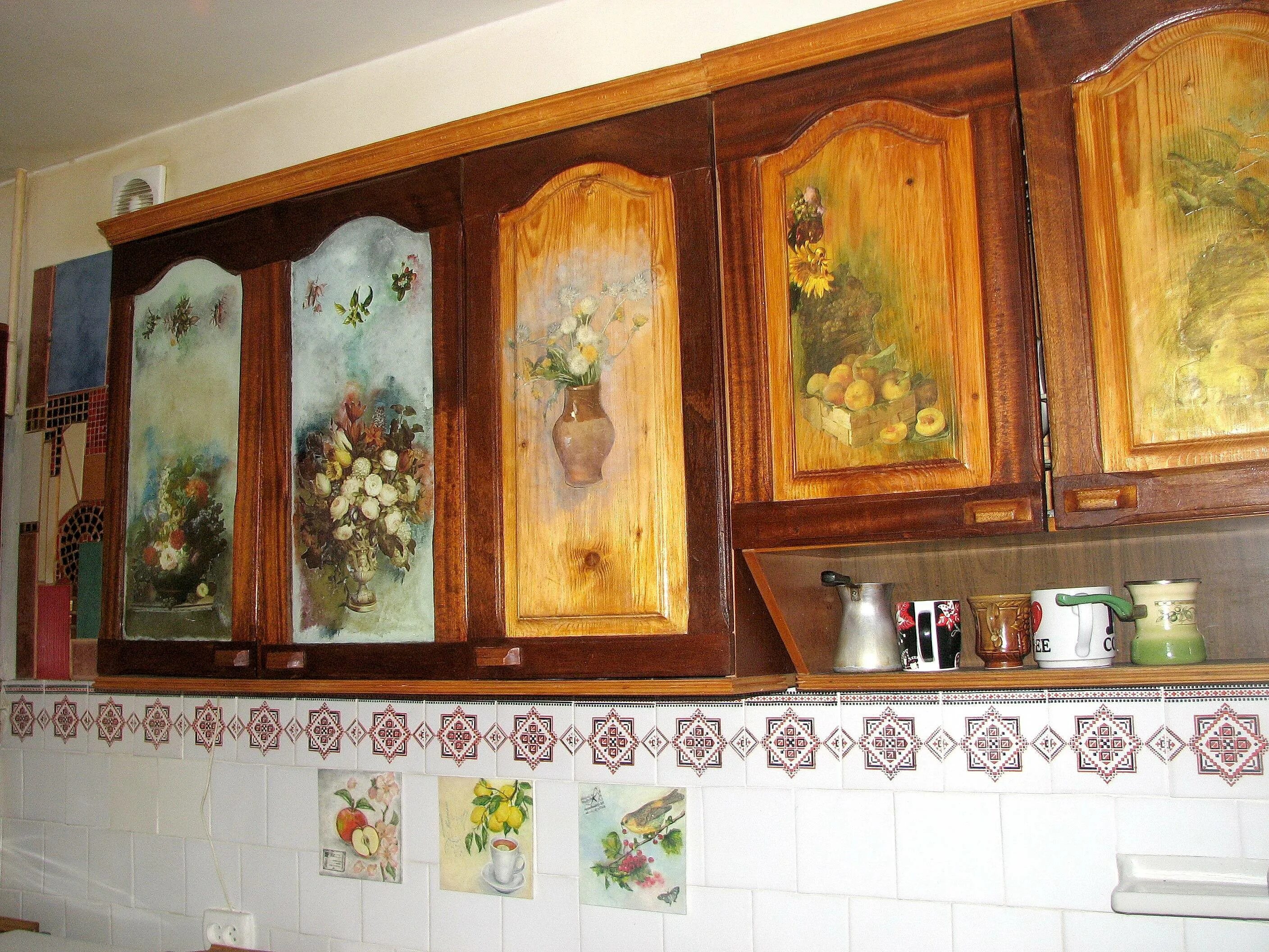 Кухонные мебели своими руками фото Декупаж шкафа и кухонного гарнитура своими руками