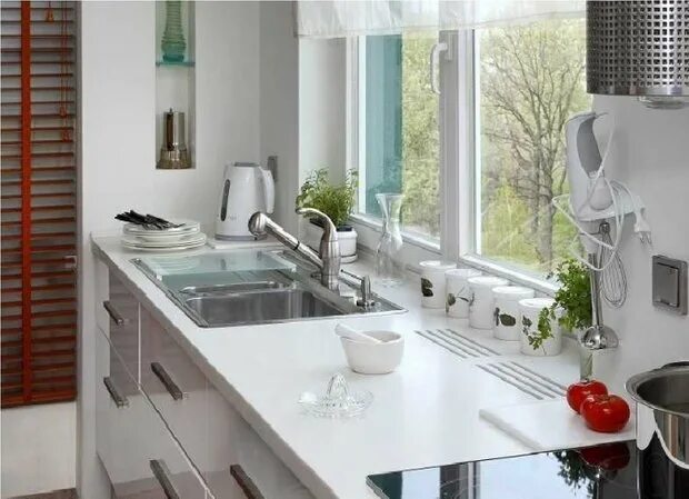 Кухонные мойки у окна фото 5 практичных идей для маленькой кухни - INMYROOM
