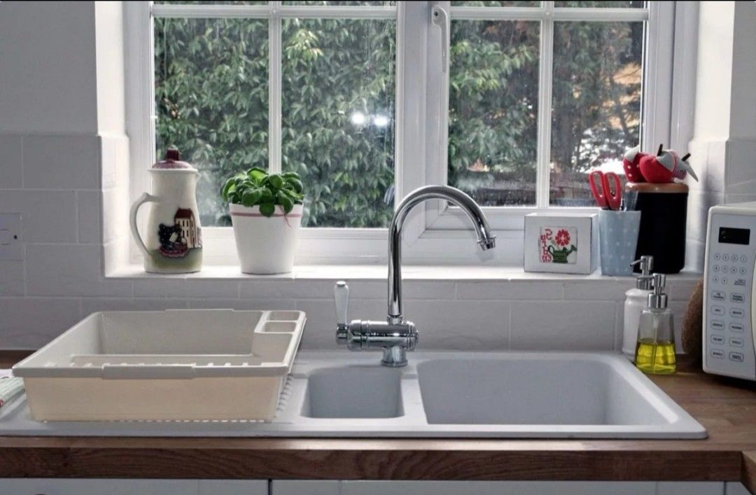 Кухонные мойки у окна фото Épinglé par натали уст sur Интерьер кухни