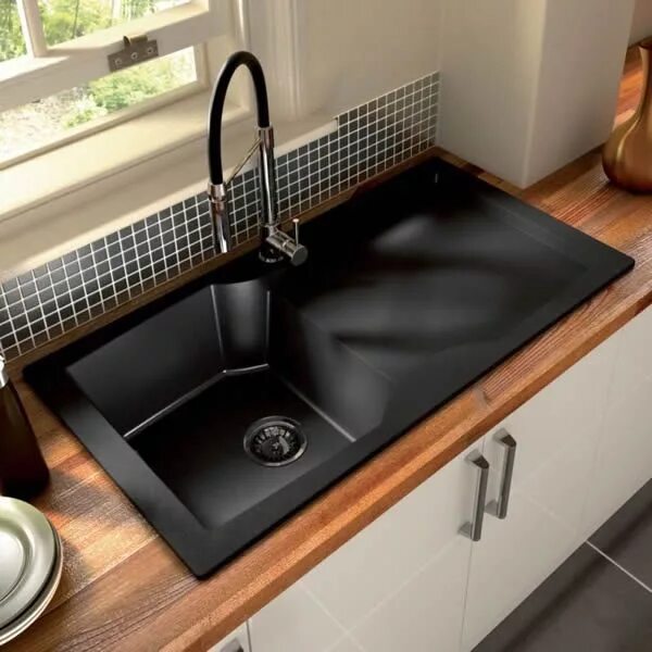 Кухонные мойки в интерьере кухни фото Modern Black Kitchen Sink Design