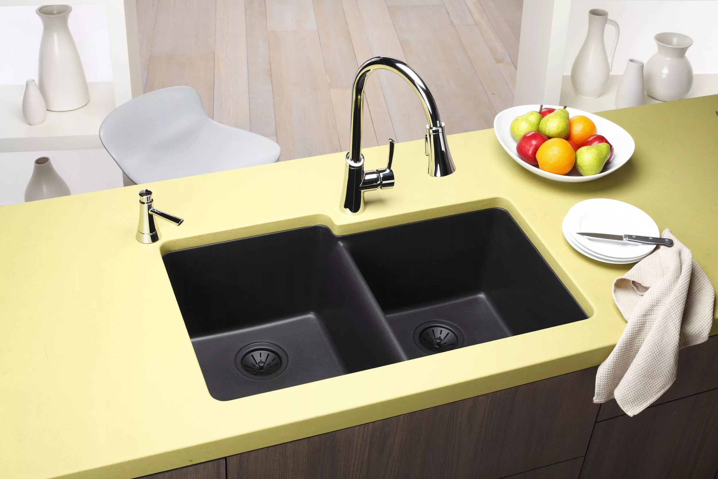 Кухонные мойки в интерьере кухни фото Цветные мойки на кухне - советы по выбору и использованию в кухонном интерьере. 