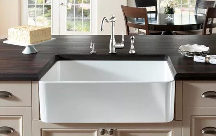 Кухонные мойки в интерьере кухни фото Обставляем кухню: выбор раковины и фасадов кухонного гарнитура Статья от Вира-Ар