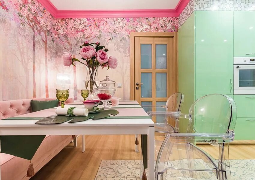 Кухонные обои в интерьере фото Нежный розовый цвет повторен в обивке дивана, кухонных салфетках, посуде. Home d