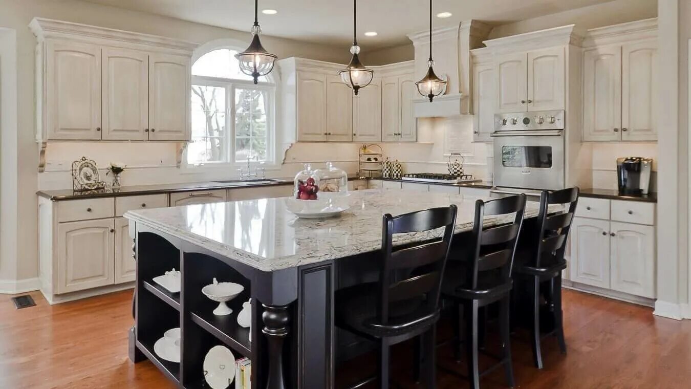 Кухонные островки фото Кухня с островом Новосибирск дизайн кухни с островом