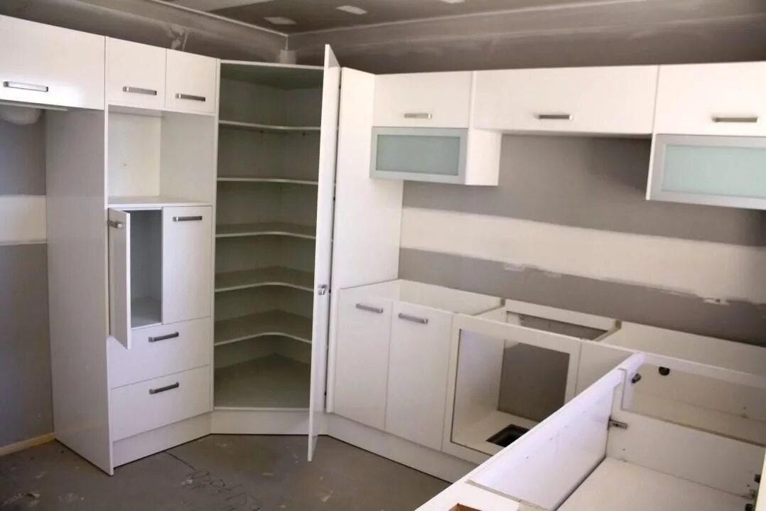 Кухонные пеналы угловые фото Corner pantry cabinet and also small larder cupboard and also corner larder unit
