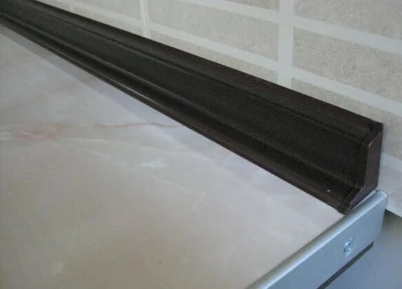 Кухонные плинтуса фото Кухонный плинтус для столешниц