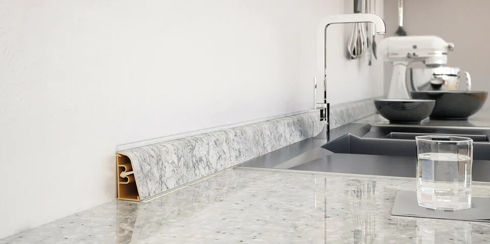 Кухонные плинтуса фото Больше о столешницах Декоративный кухонный плинтус