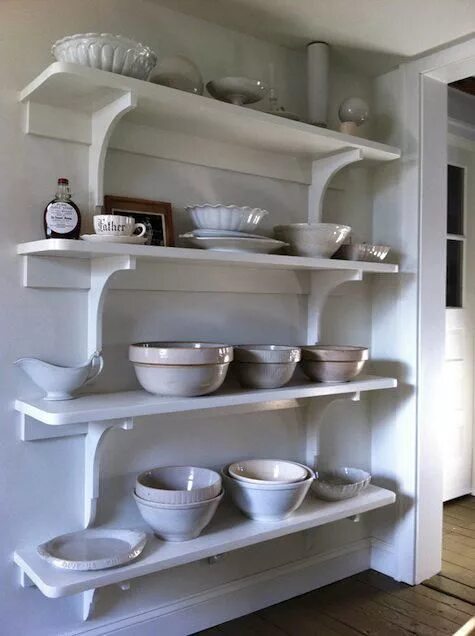 Кухонные полочки фото Remodelista: Sourcebook for the Considered Home Kitchen remodel, Chic kitchen, K