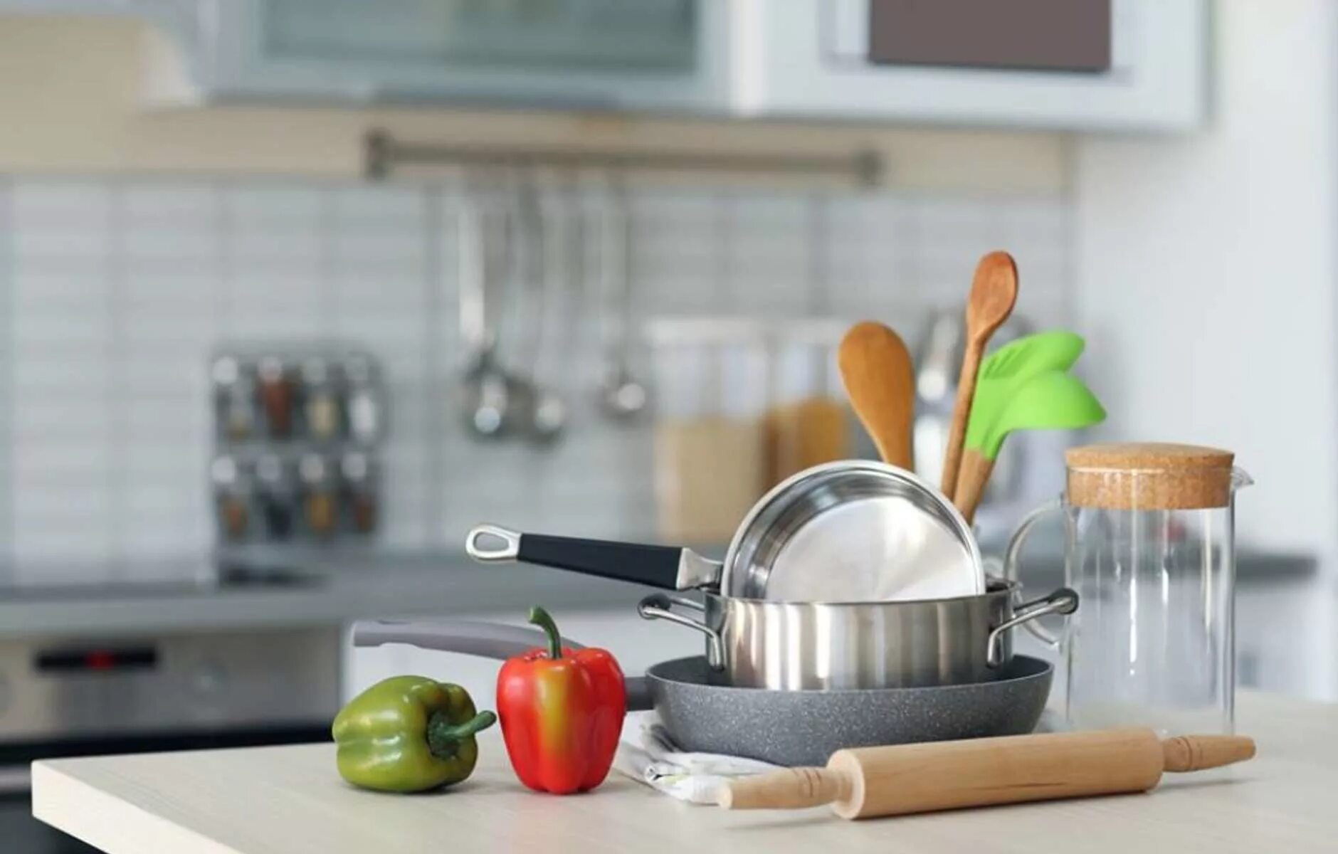 Кухонные посуды фото Выбросить нельзя оставить: как понять, что пора обновить старую посуду * INMYROO