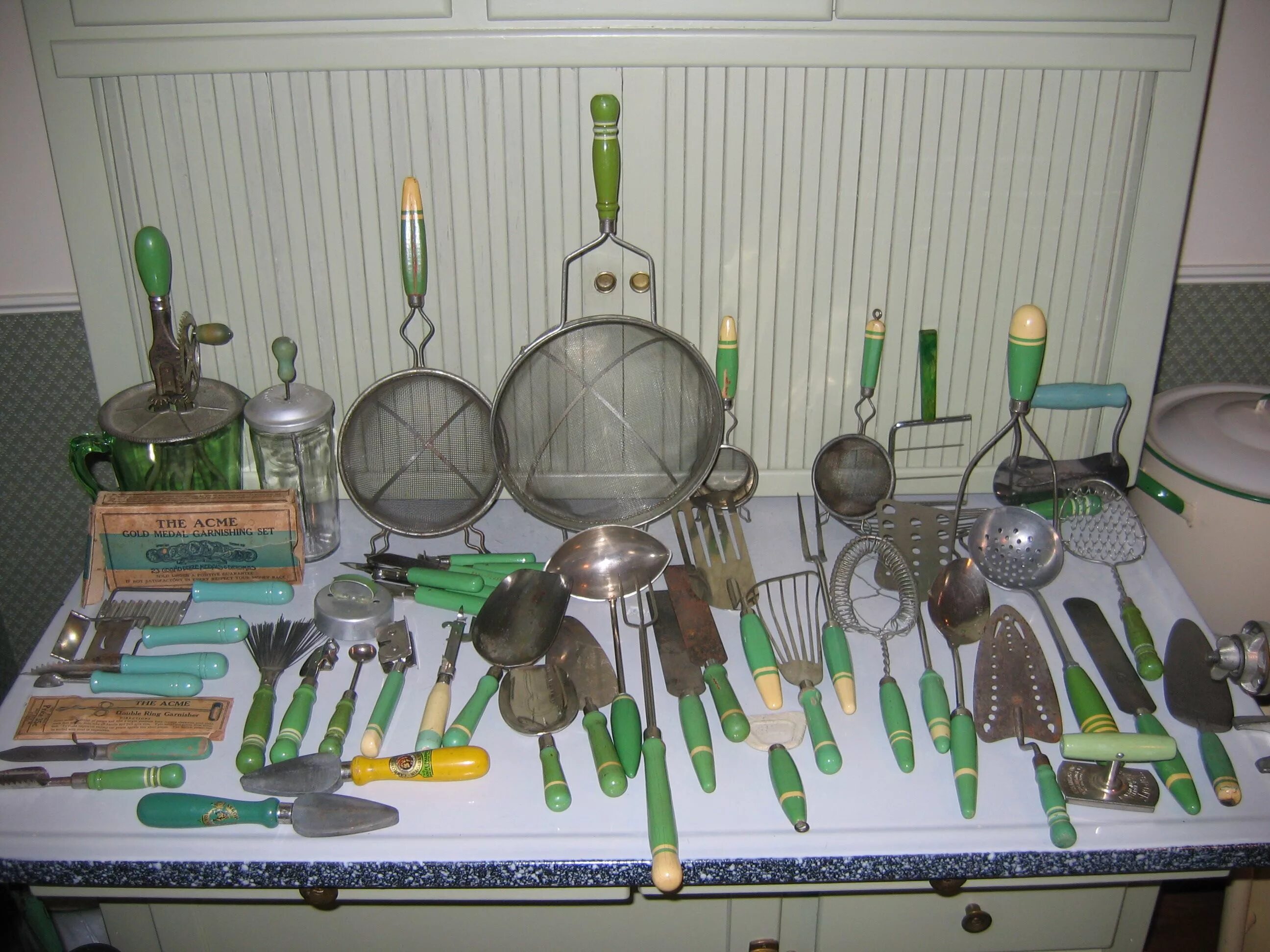 Кухонные принадлежности ссср фото Pin by Brita on Vintage Kitchenware Vintage kitchen, Vintage kitchen gadgets, Vi