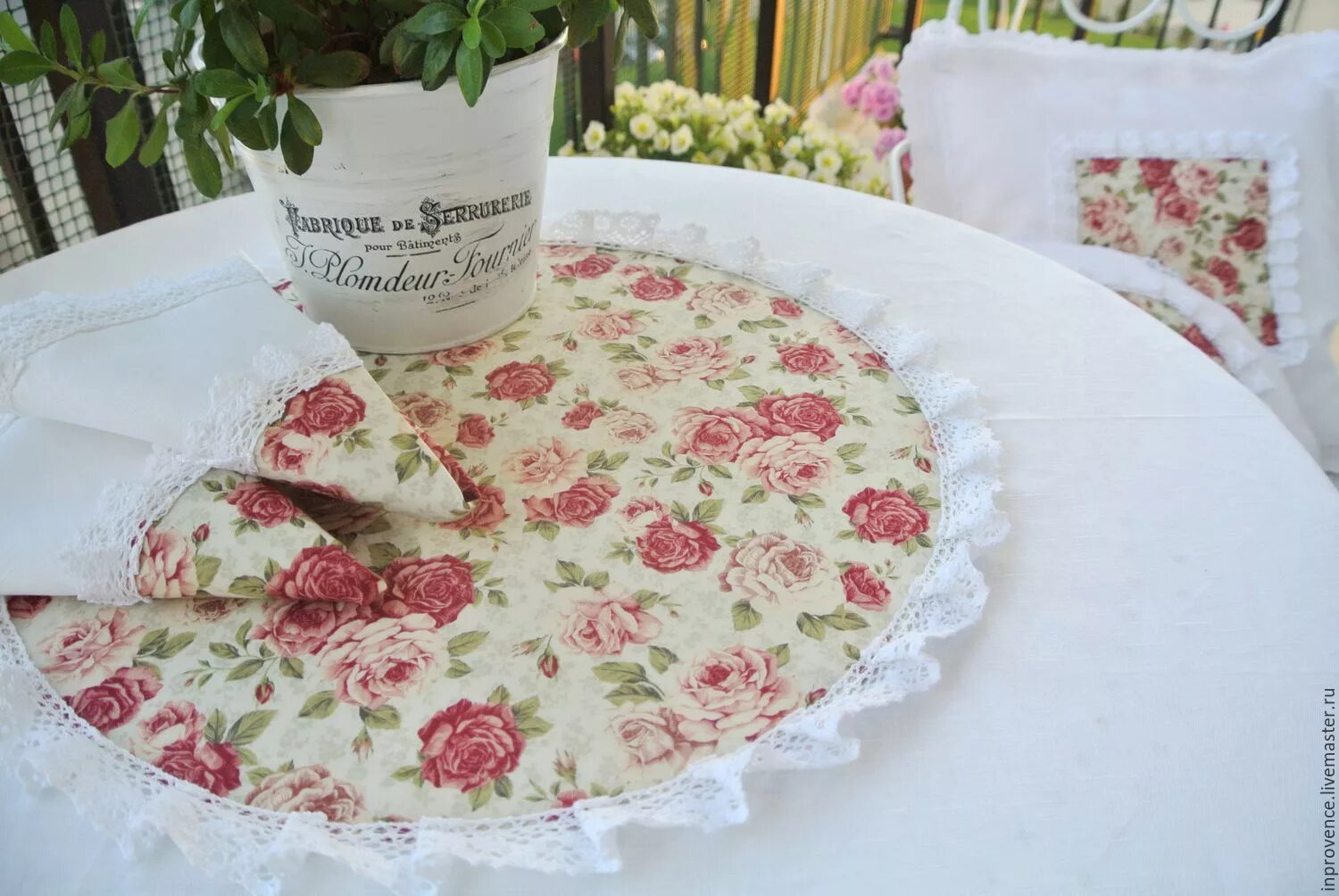 Кухонные салфетки фото Мастер-класс по шитью комплекта столового белья Винтажная роза купить в интернет