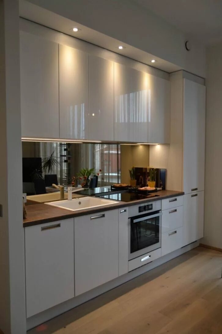 Кухонные шкафы до потолка фото Agencement Cuisine : FOTOD: Inspireerivad valged köögid 16 ja rohkem ideed! Ko..