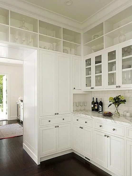 Кухонные шкафы до потолка фото Butler Pantry - Transitional - kitchen - Kathleen Bost Pantry design, Kitchen bu