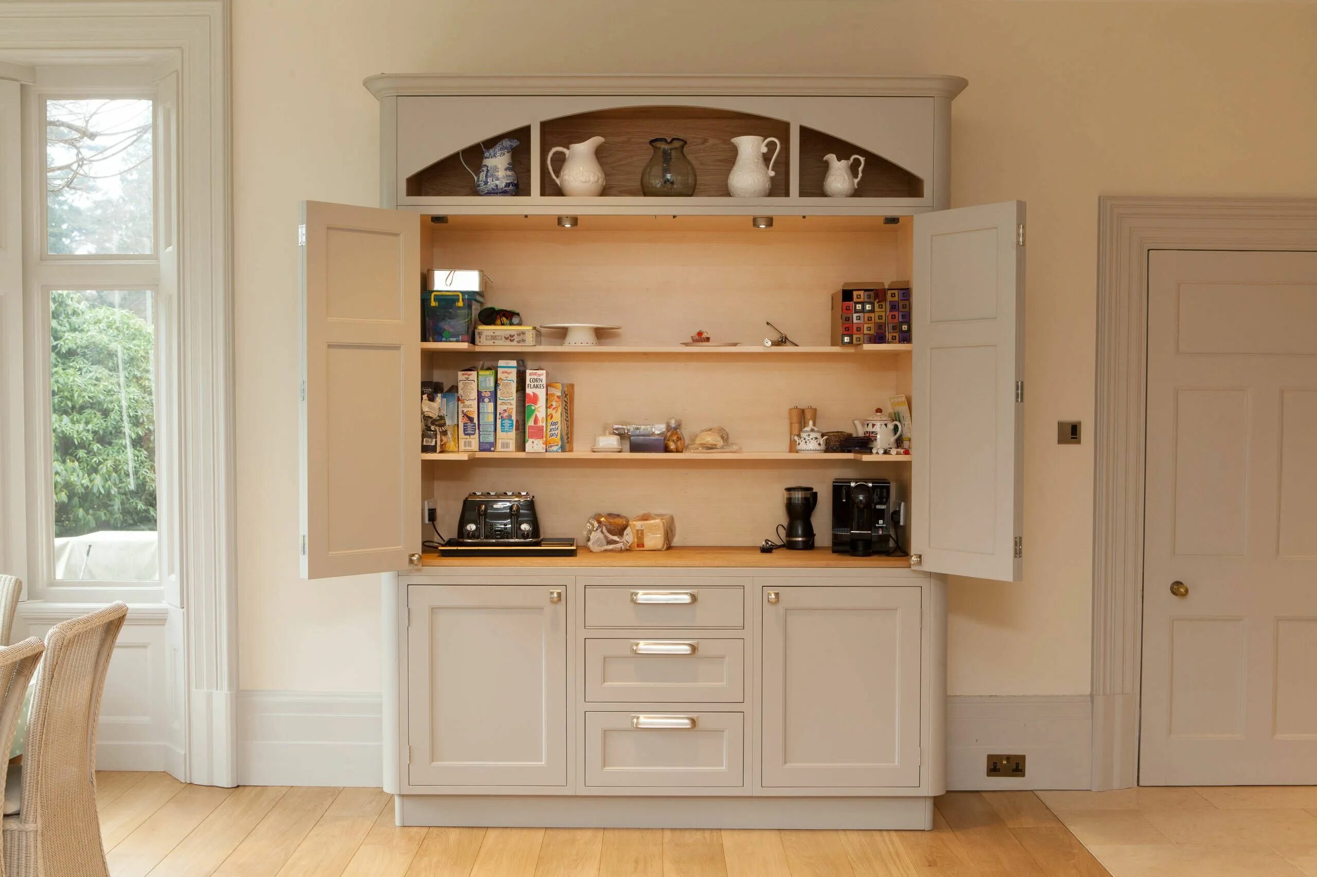 Кухонные шкафы фото 39 Bright and Beautiful Kitchen Designs (Photo Gallery) Stand alone pantry, Free