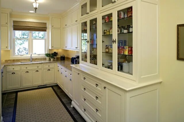 Кухонные шкафы фото Eleni Decor: painted cabinets traditional kitchen