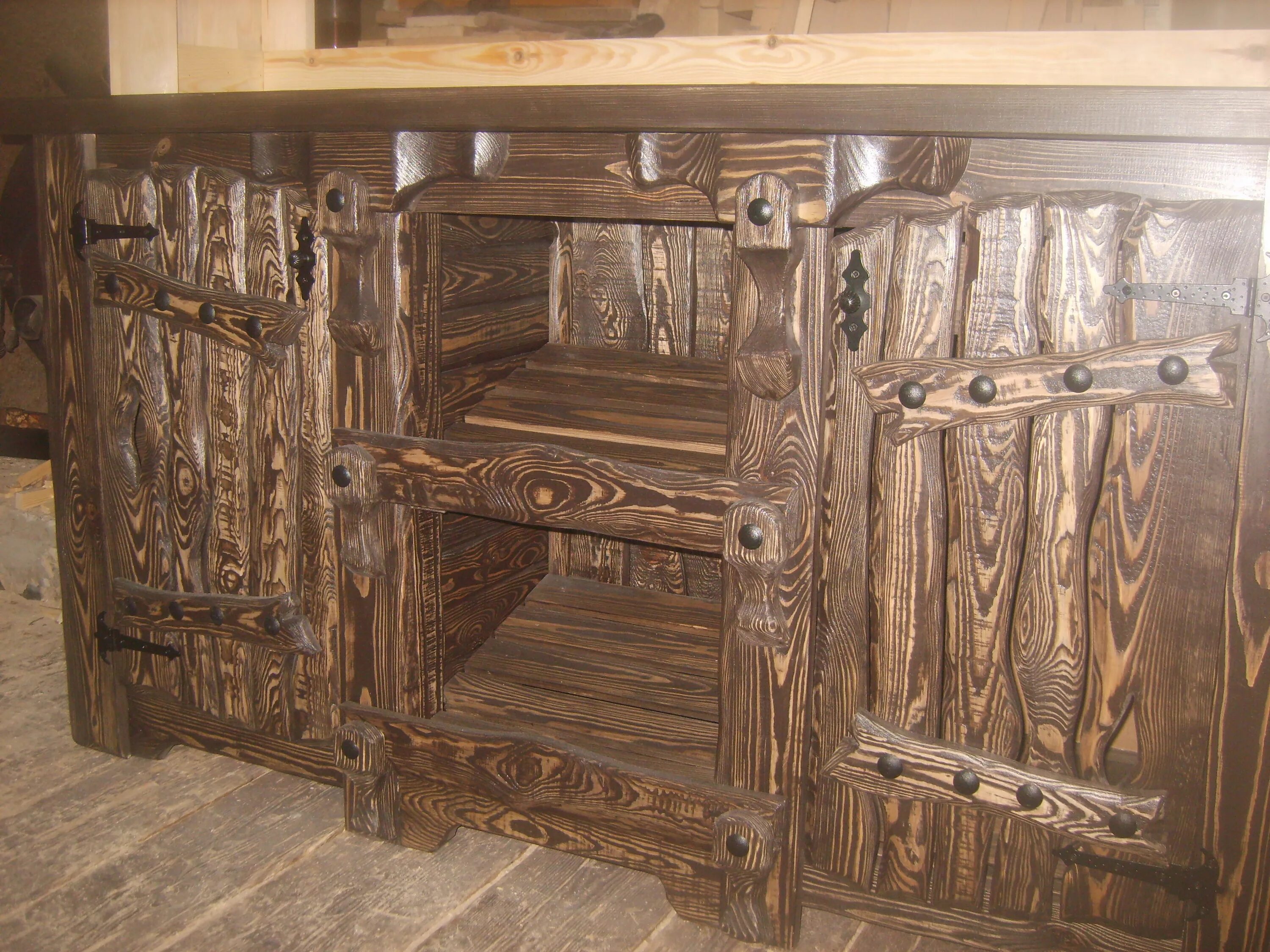 Кухонные шкафы из дерева под старину фото Мебель из дерева под старину - CormanStroy.ru