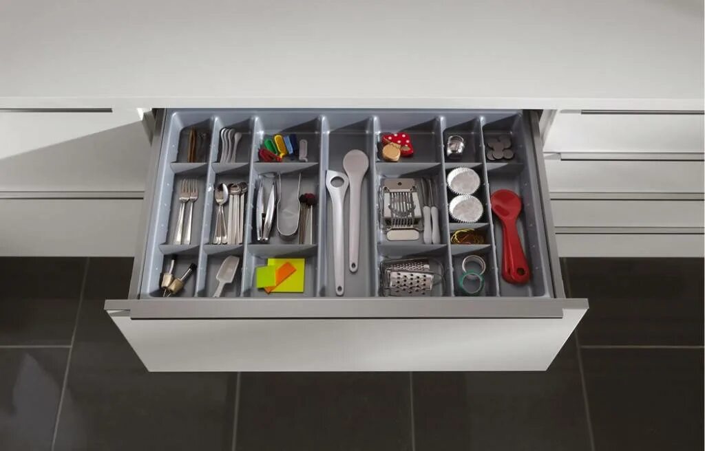 Кухонные шкафы наполнение варианты фото Угловые напольные кухонные шкафы: мебель для кухни, под мойку, наполнение