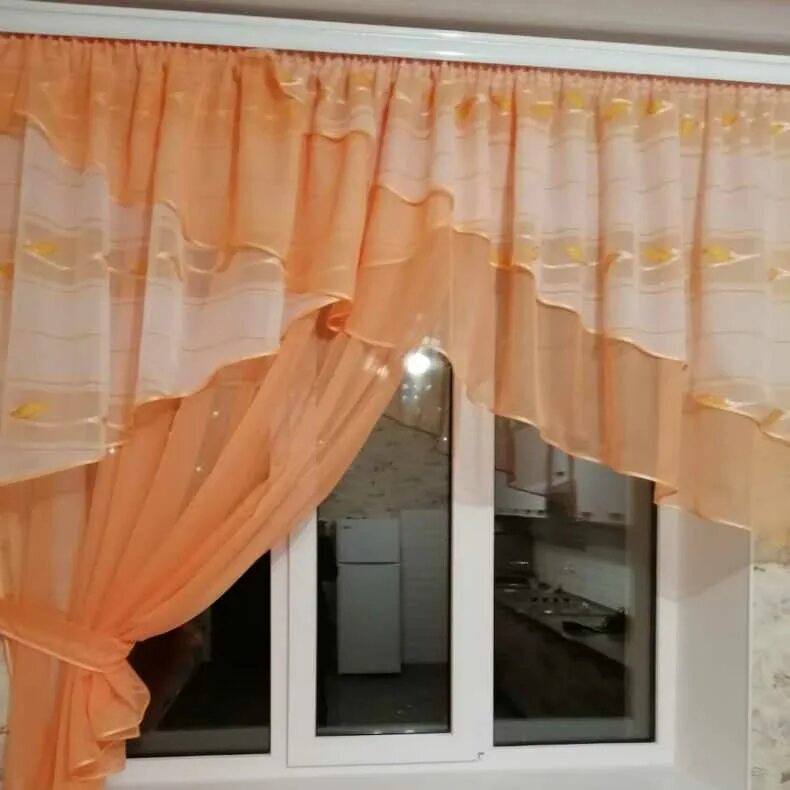 Кухонные шторы до подоконника фото Короткий тюль в современном интерьере - 120 фото новинок дизайна