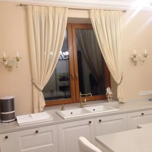 Кухонные шторы до подоконника фото Купить шторы для маленькой кухни от 1200 рублей с доставкой по всей России.