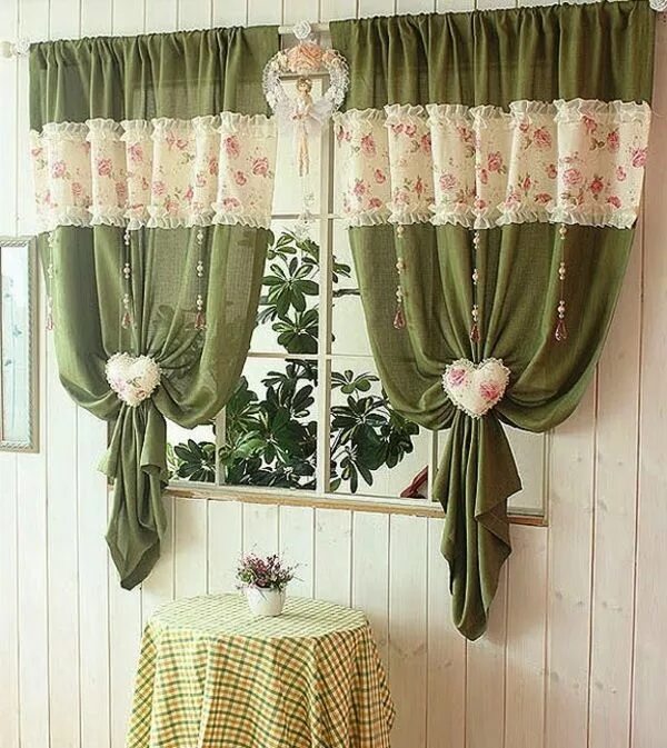 Кухонные шторы своими руками фото Фото 14: Яркие занавески кантри с подхватами и кисточками из бусин Modern kitche