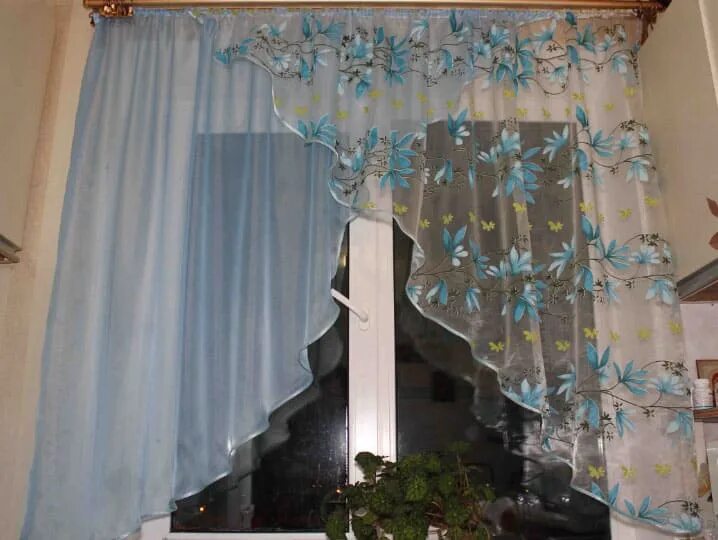 Кухонные шторы своими руками фото Шьем шторы на кухню углом своими руками: мастер-класс от профессионалов