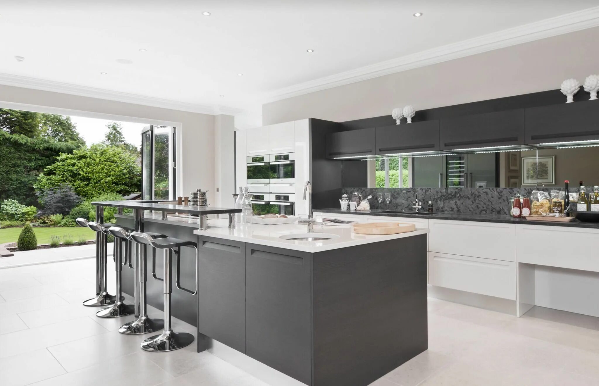 Кухонные современные фото Modern kitchen Grey kitchen designs, Kitchen design open, Grey kitchens