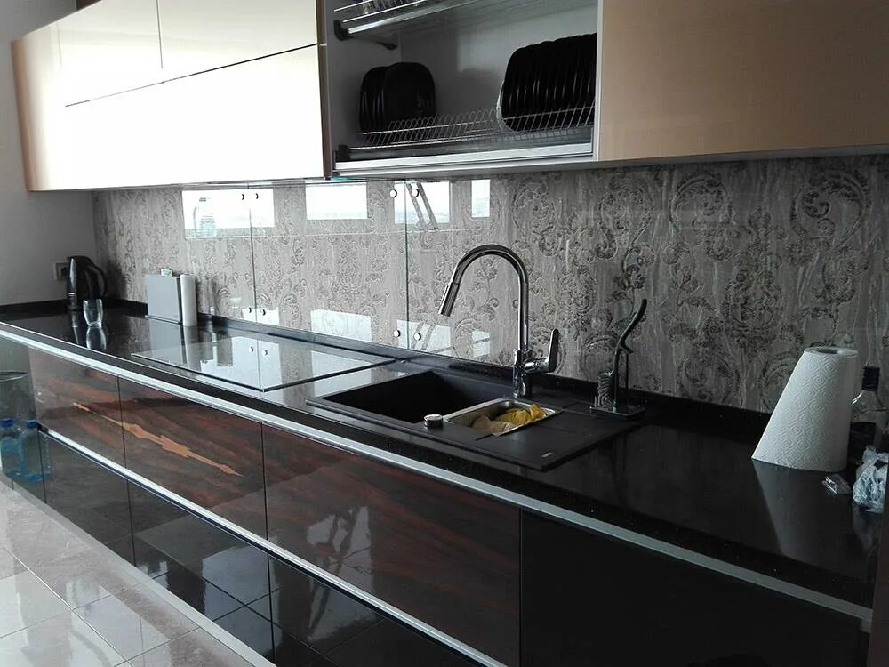 Кухонные стеклянные фото Стеклянные кухонные фартуки на заказ