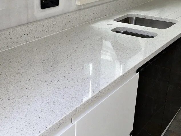 Кухонные столешницы белые фото Столешница из кварца Caesarstone Nougat 6600 - купить в Москве по цене 24 154 ру