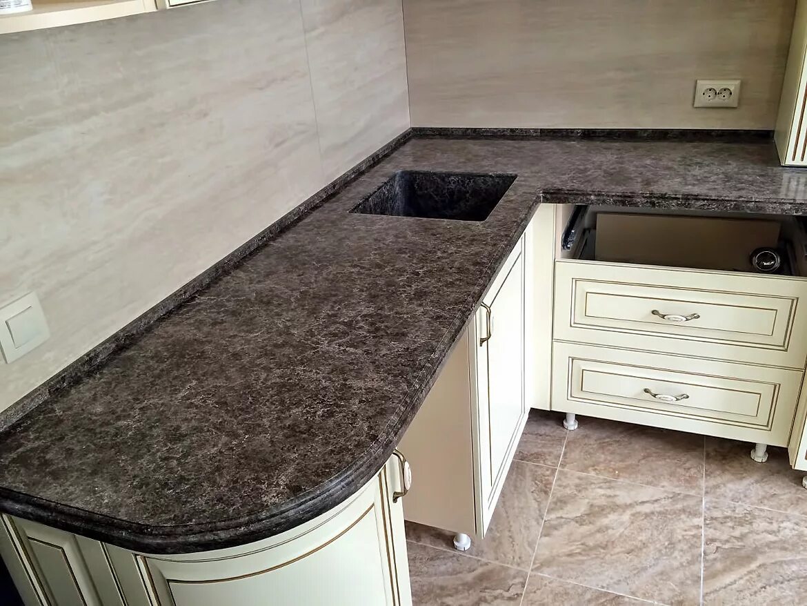 Кухонные столешницы фото Кухня с каменной столешницей: 45 фото фактур, форм и вариантов