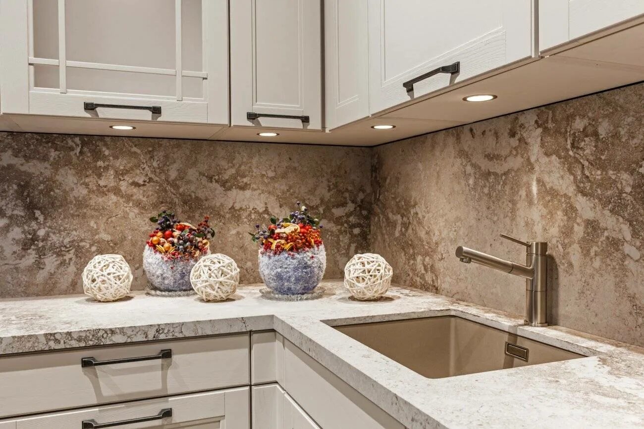 Кухонные столешницы и фартуки фото Фартук на кухню из камня: 10 важных фактов + сравнение, фото и отзывы