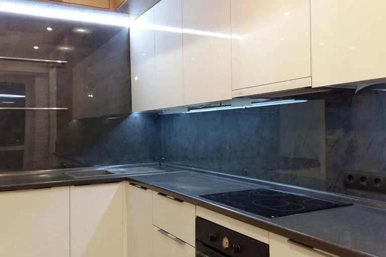 Кухонные столешницы и фартуки фото Кухня из ЛДСП Egger № 049