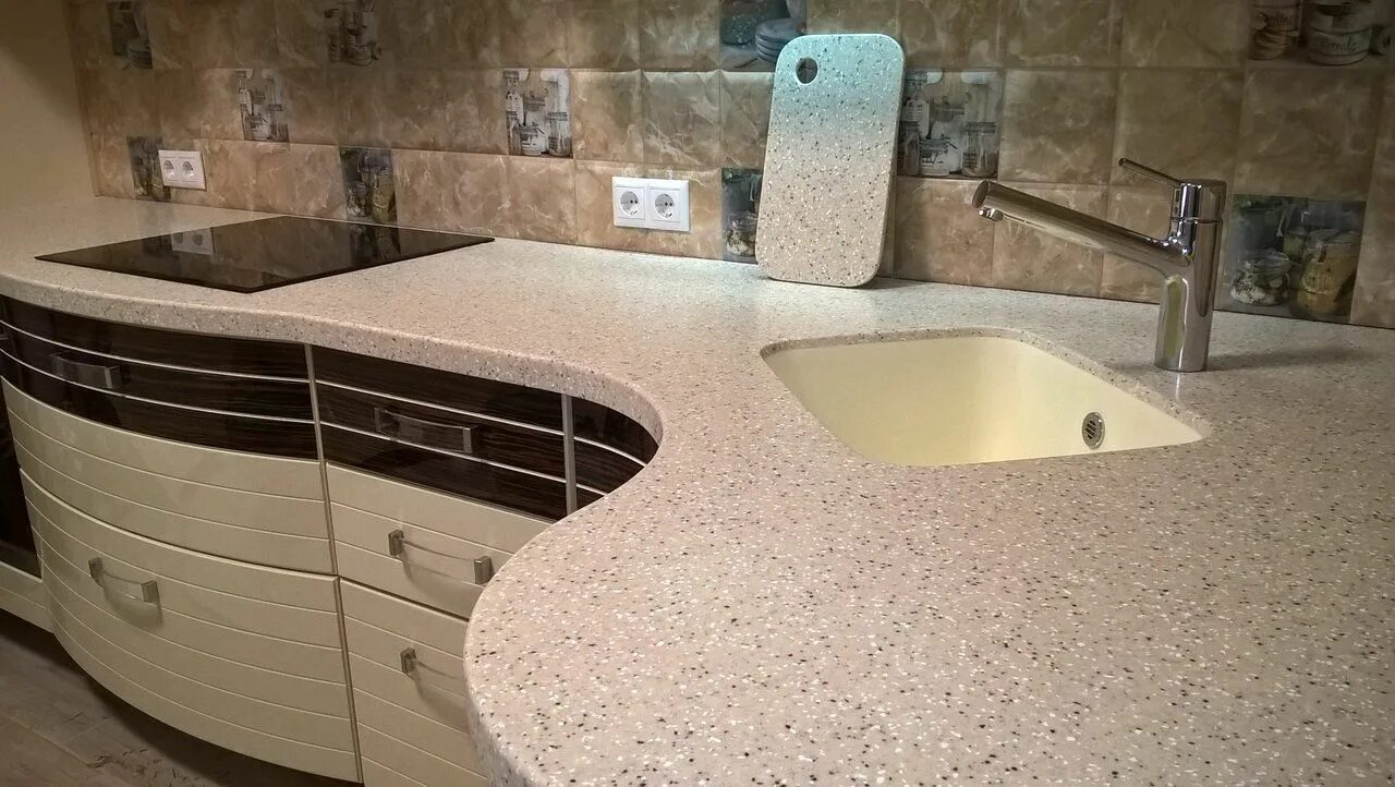 Кухонные столешницы из искусственного камня фото Столешницы для кухни из искусственного камня в Москве купить недорого от произво