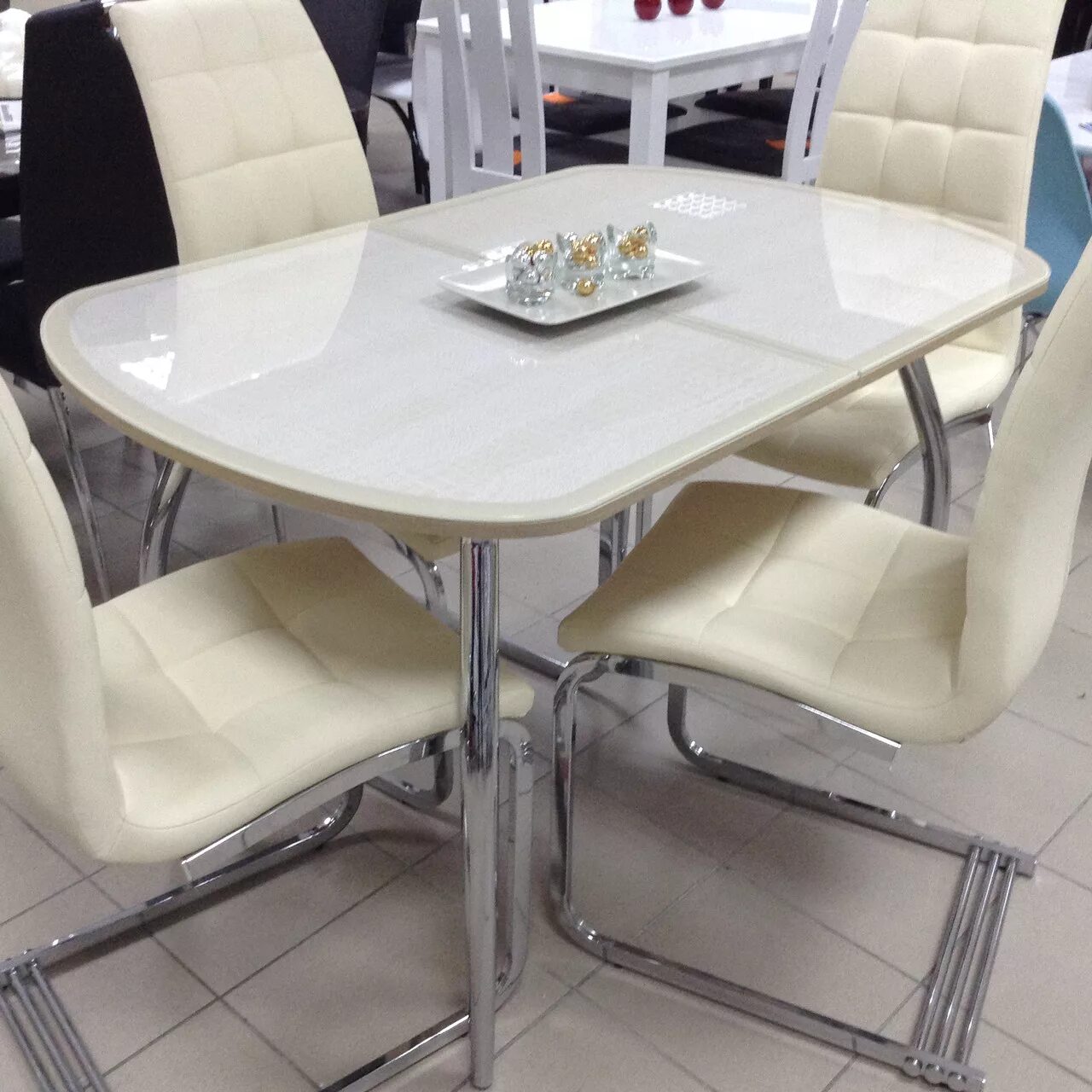 Кухонные столы ами мебель фото и цены Стол кухонный касабланка 2 с кожей крокодила и стеклом - фото