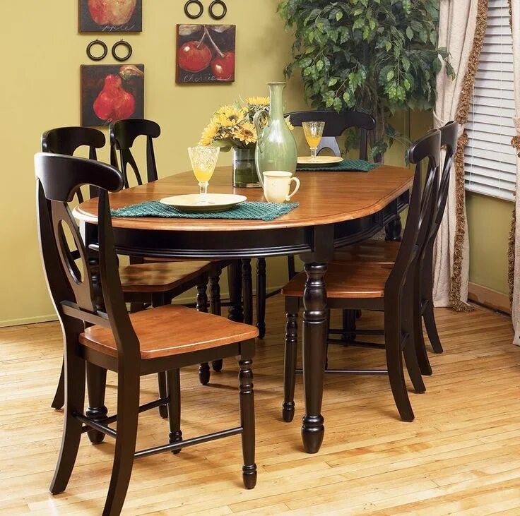 Кухонные столы дерева фото Shelburne Extendable Solid Wood Dining Table Vintage dining room, Kitchen table 