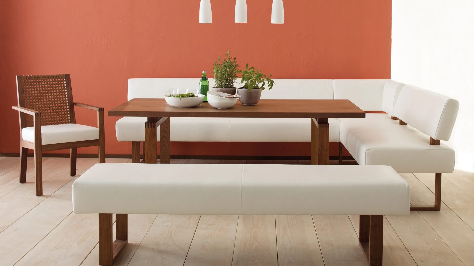 Кухонные столы и диваны фото Кухонные деревянные угловые скамьи и диваны со спальным местом