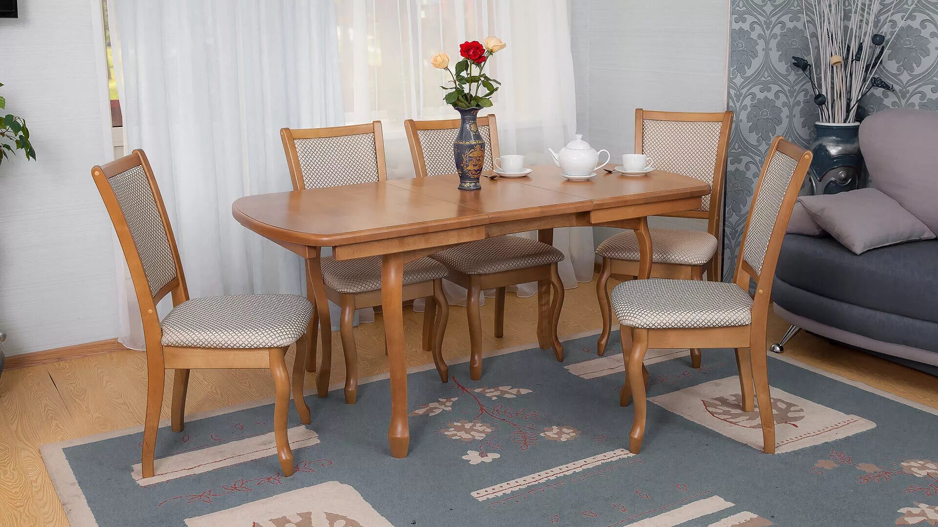 Кухонные столы и стулья ульяновск фото Фотографии деревянной мебели производства фабрики "Багсан"