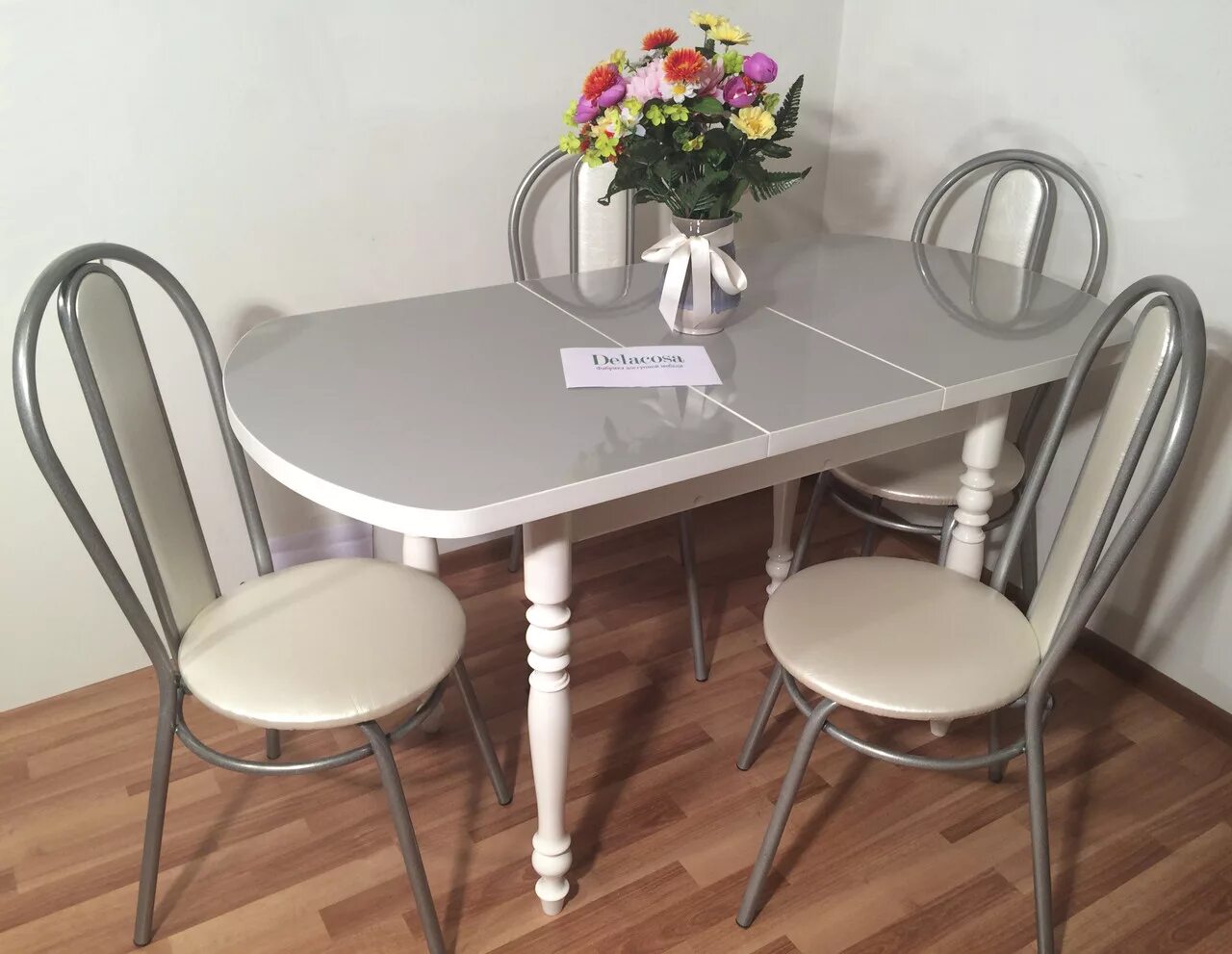 Кухонные столы в самаре фото Стол из искусственного камня на кухню: раскладной или раздвижной, фото интерьера