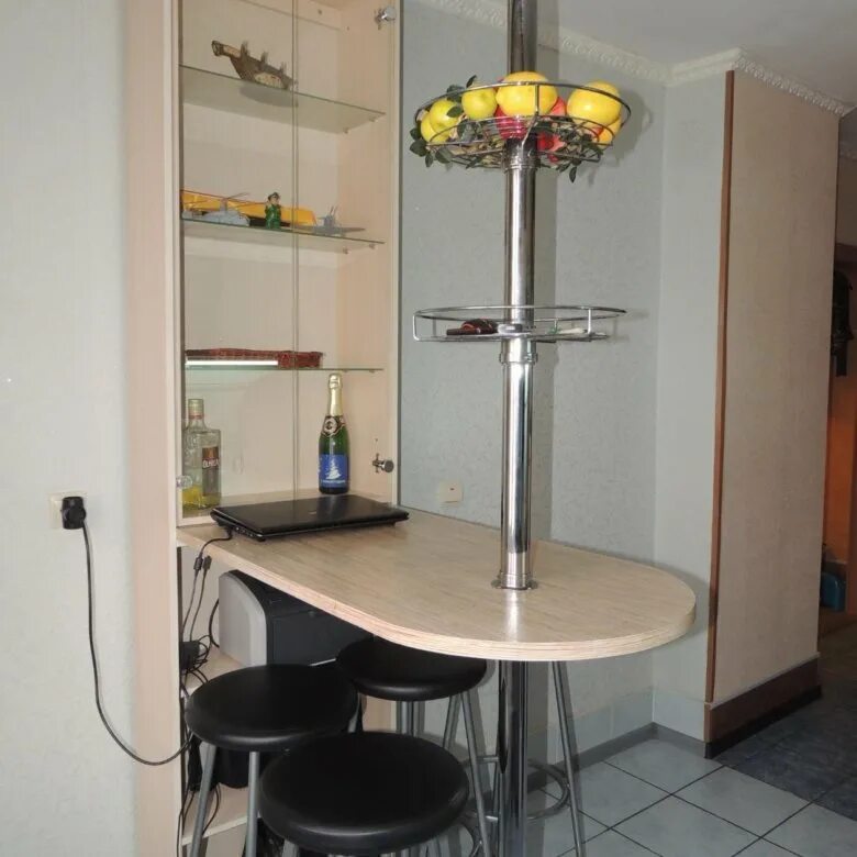 Кухонные стойки для маленькой кухни фото Барная стойка, стулья - купить в Кемерове, цена 8 000 руб., продано 29 июля 2018