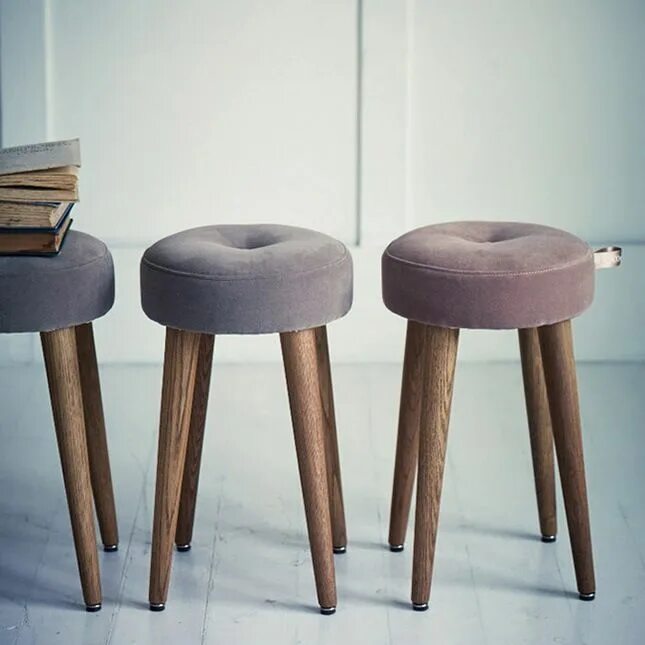 Кухонные табуретки фото 20 Ways to Add Velvet Glamour to Your Home Decor Stool, Velvet stool, Velvet fur