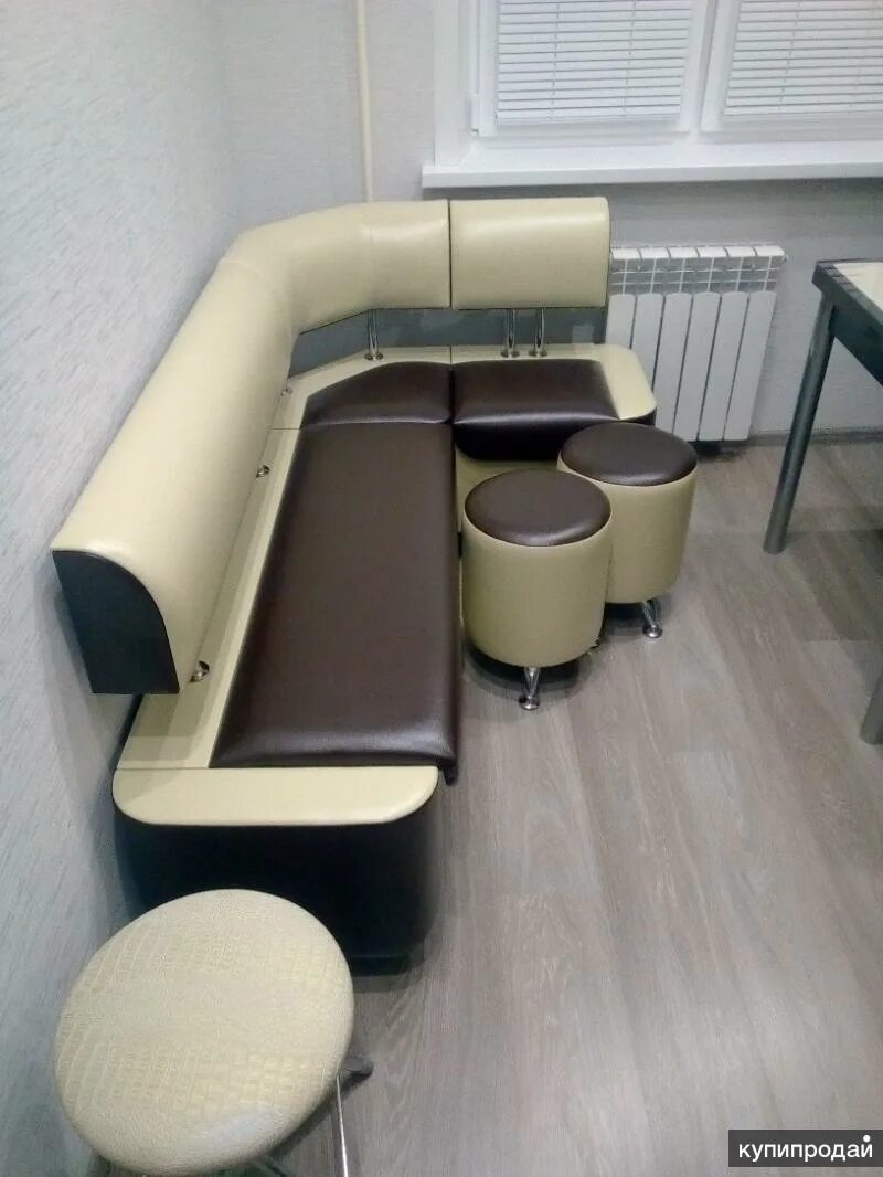 Кухонные уголки для маленькой кухни угловые фото Кухонные уголки "Милан 2" под размер + 1 пуф в Воронеже