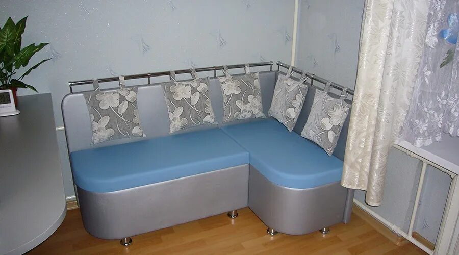 Кухонные уголки для маленькой кухни угловые фото Диван для кухни - практичность и удобство - советы и обзоры от специалистов