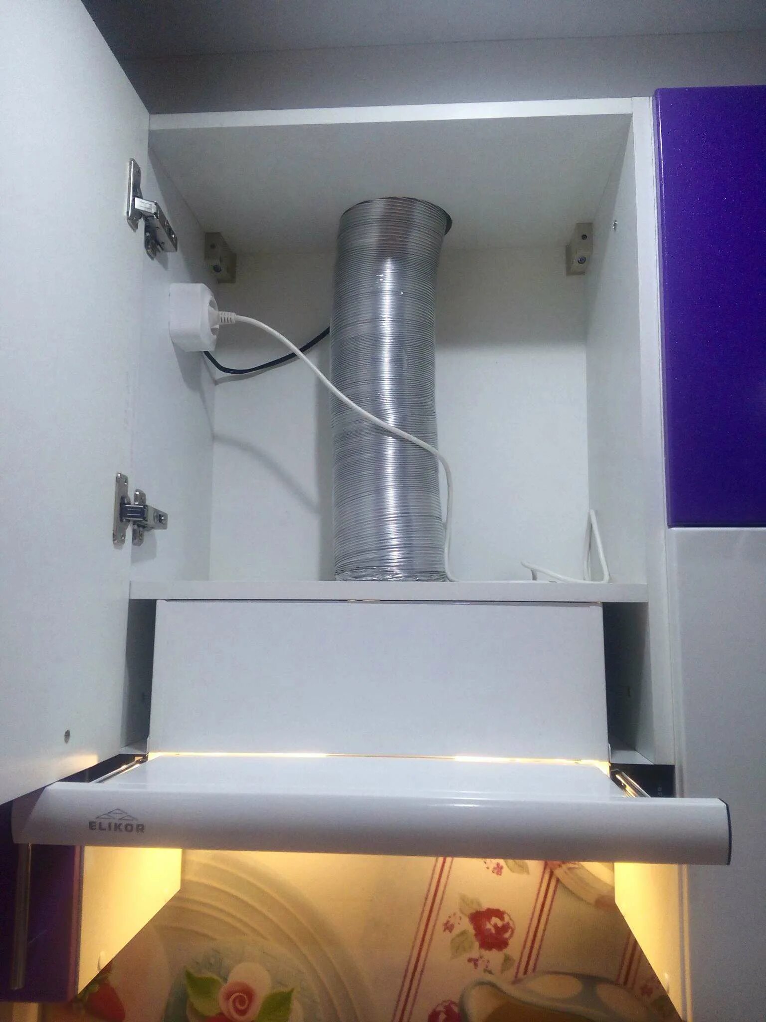 Кухонные вытяжки без подключения к вентиляции купить Встраиваемая вытяжка Elikor Интегра 50П-400-В2Л, белый 4610017471524 - купить по