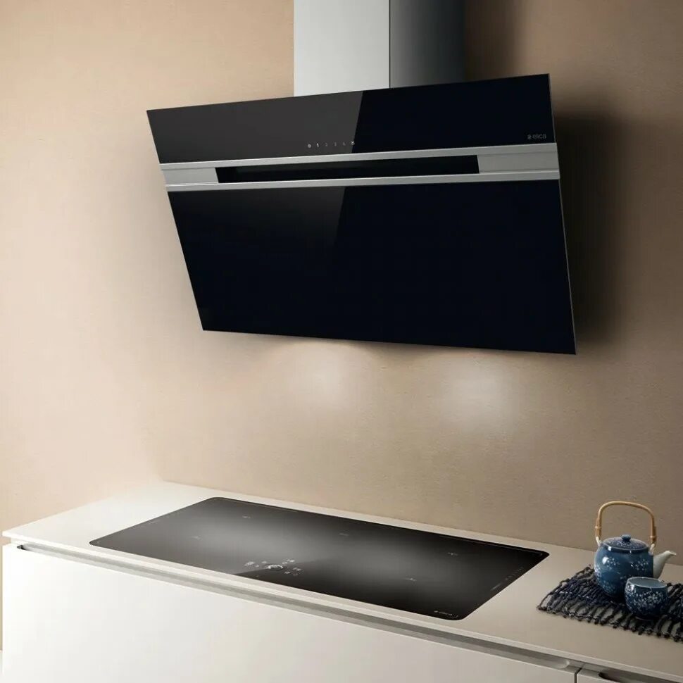 Кухонные вытяжки фото Каминная вытяжка Elica Stripe BL/A/90/LX купить в Москве в интернет-магазине RUN